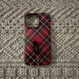 Tartan loopy iPhone 14 Pro perfect for the Christmas season